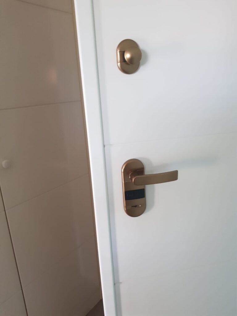 Apertura de puertas Heredades