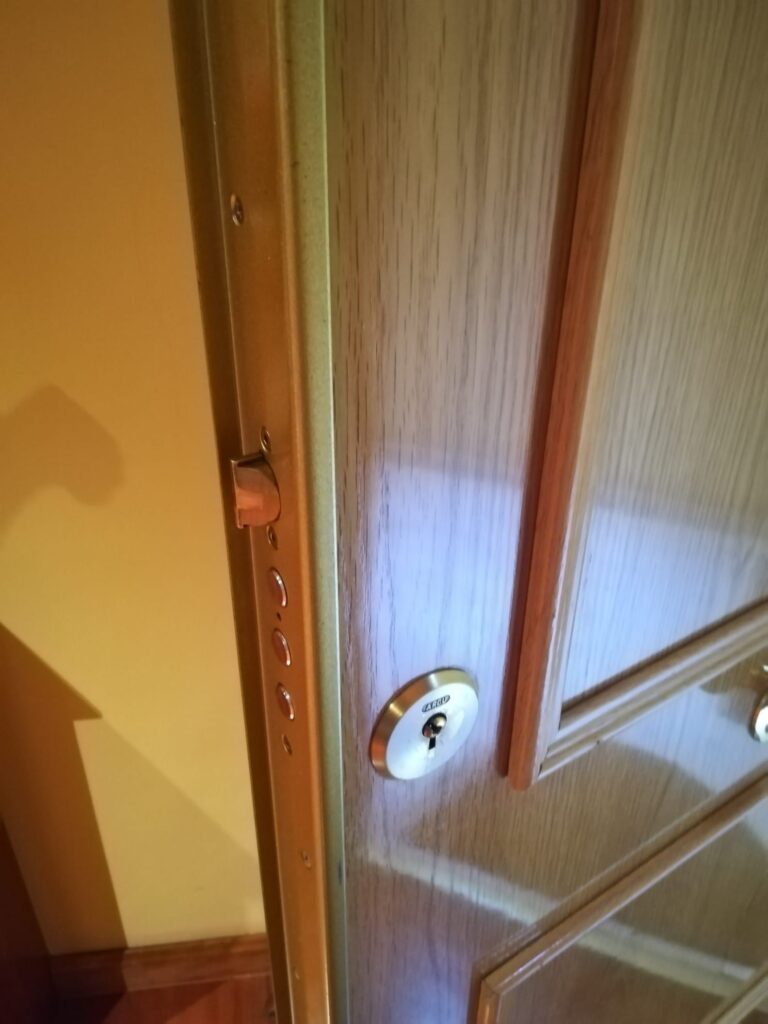 Apertura de puertas teulada